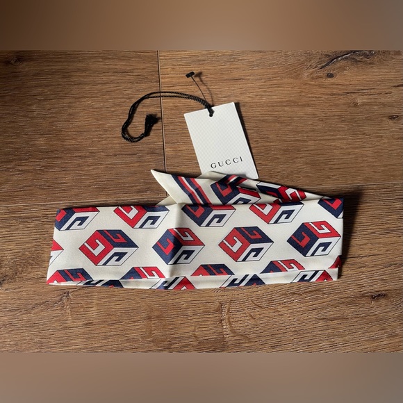 GUCCI-AUTHENTIC (NWT) Blue/Cream/Red Silk Twilly Scarf - Picture 5 of 10